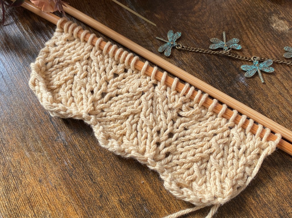How to Knit: The Feather Lace&nbsp;Stitch