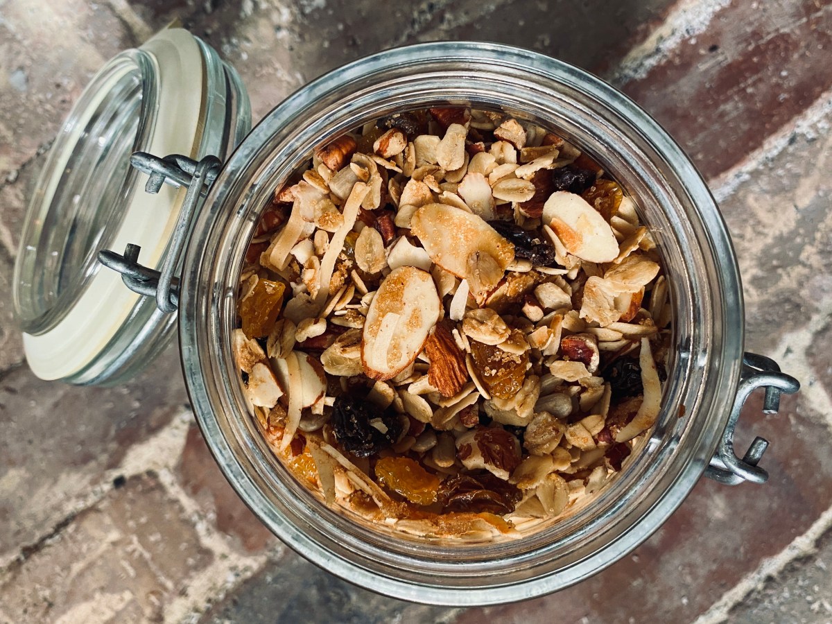 Flowers and Peace: A Recipe for Sunshine Happy Hippie&nbsp;Granola